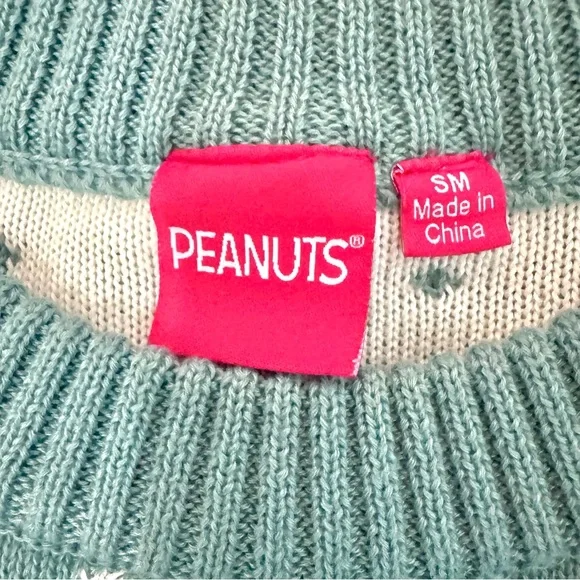 Festive Green and Red Women's Sweater - Picture 4 of 11